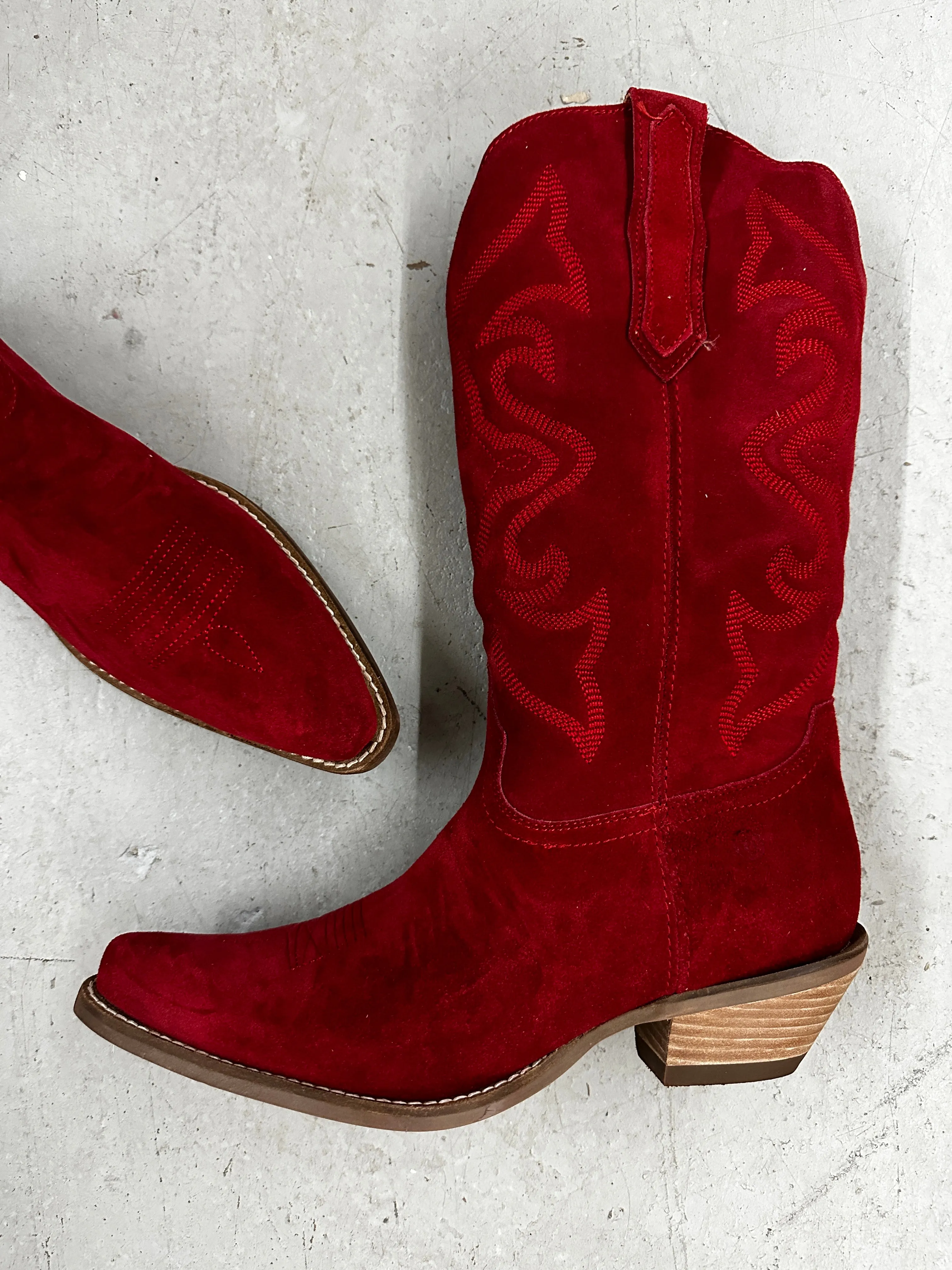 Homeward Bound Red Suede Boots (DS)