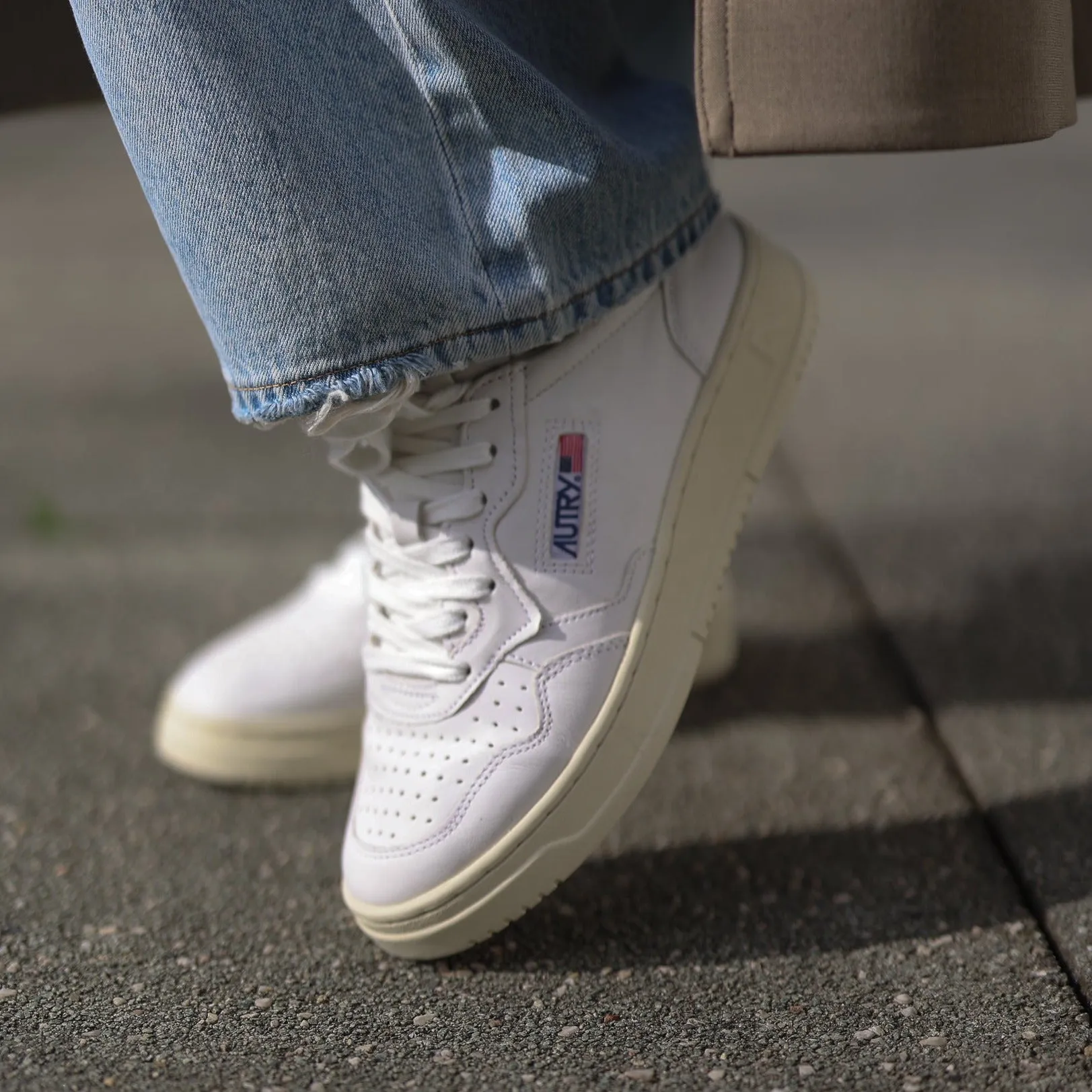 LOW SNEAKER 80's GG04 |  Goat White